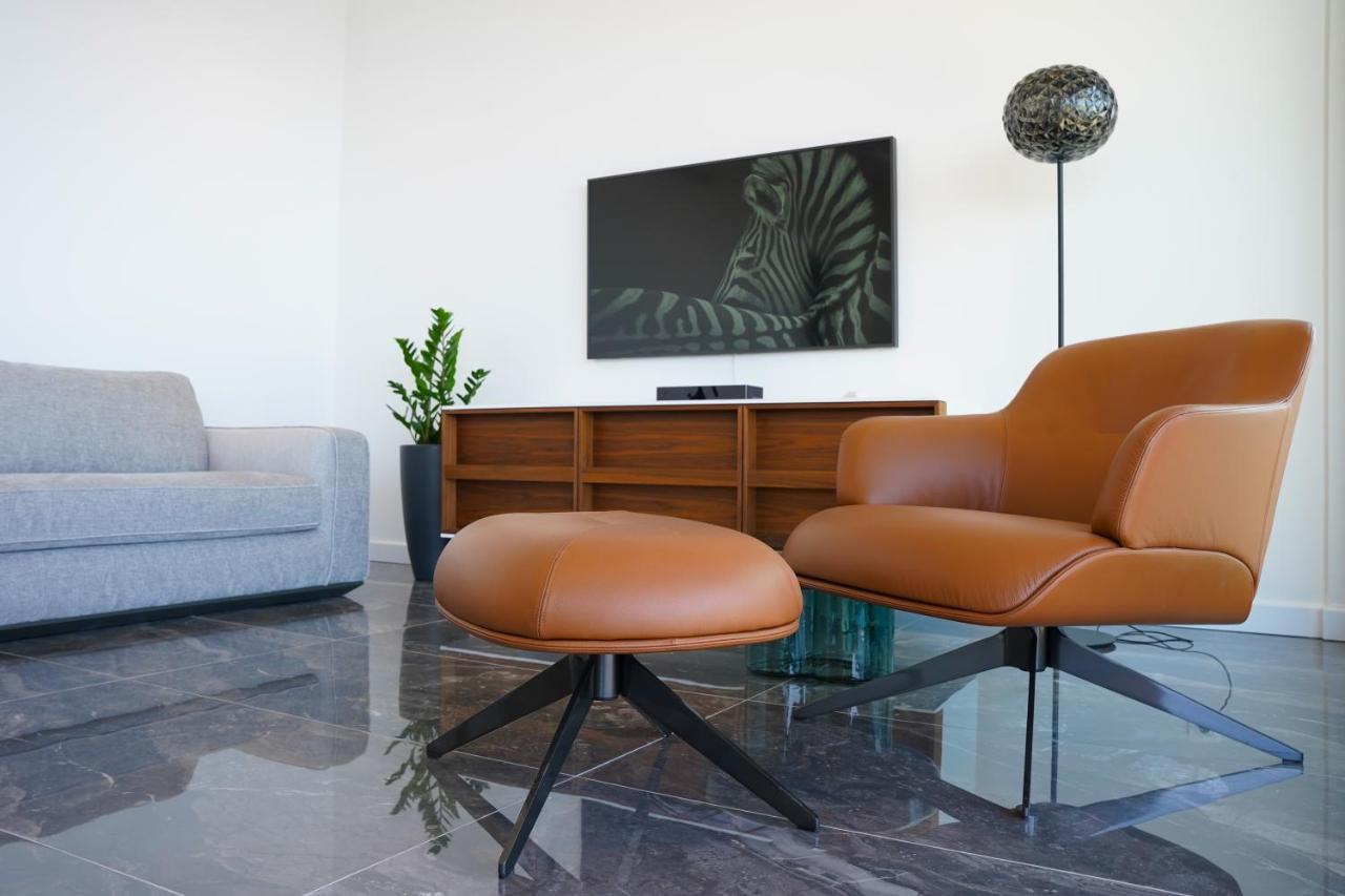 New&luxury With An Outstanding View - Bombii Blue